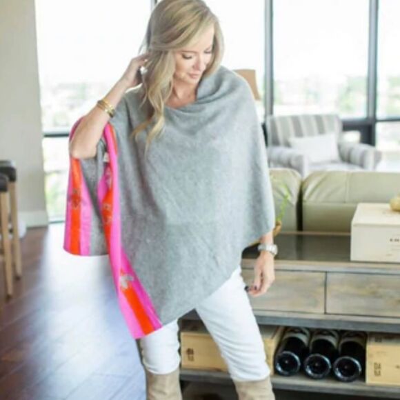 Pink Pineapple cashmere poncho/topper. Heathered loden green. O/S. - Picture 14 of 14